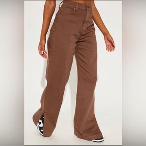 Fashion nova - Chocolate Brown stretchy jeans with side slit